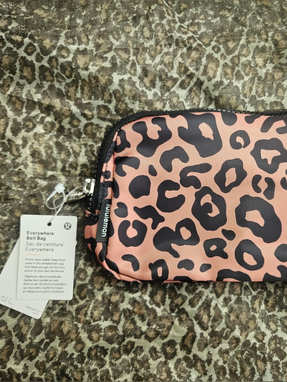 NWT Lululemon Everywhere Belt Bag in black And Cheetah